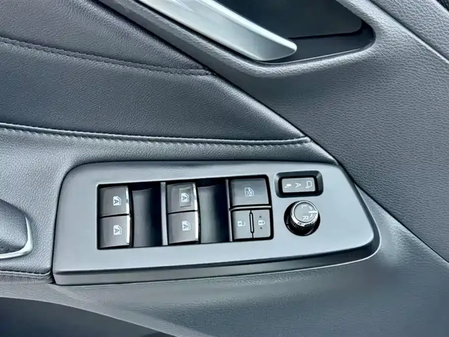 Toyota Avalon — фото 10