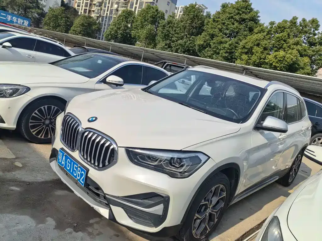 BMW X1 — фото 1