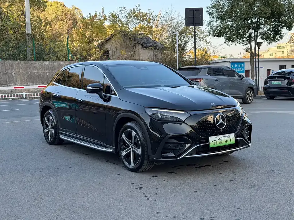 Mercedes-Benz EQE SUV — фото 10