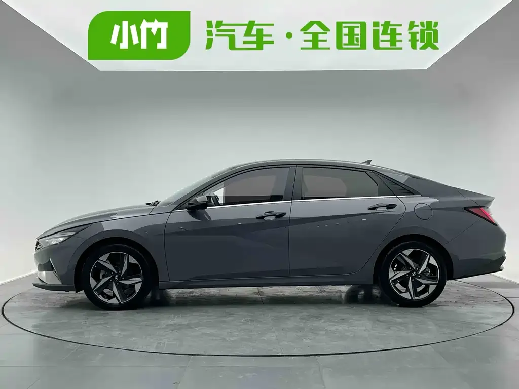 Hyundai Elantra — фото 2