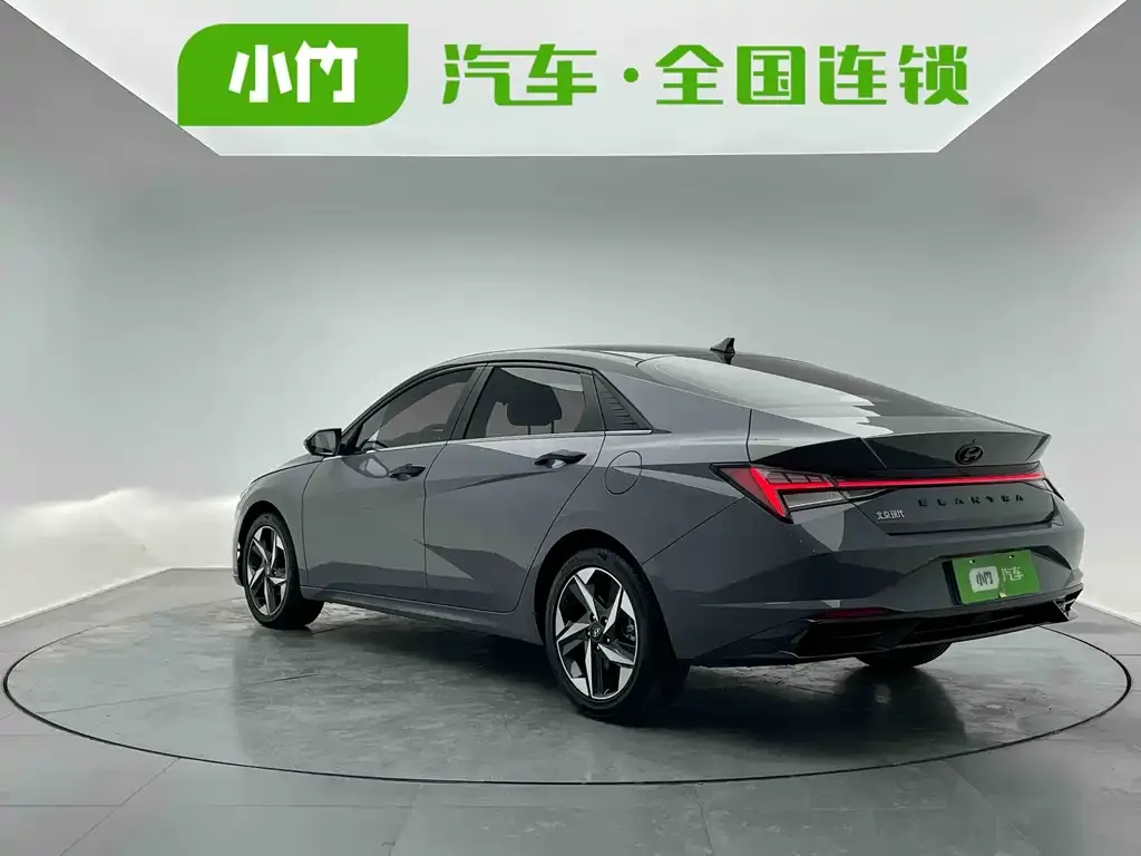 Hyundai Elantra — фото 3