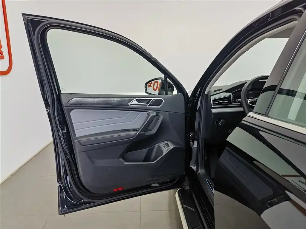 Volkswagen Tiguan L New Energy — фото 4