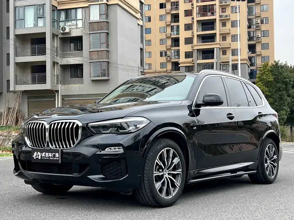 BMW X5 (Import) — фото 1