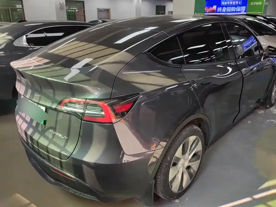 Tesla Model Y — фото 3