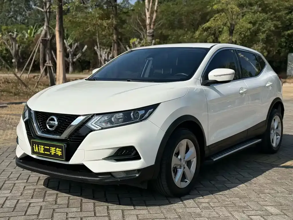 Nissan Qashqai — фото 1