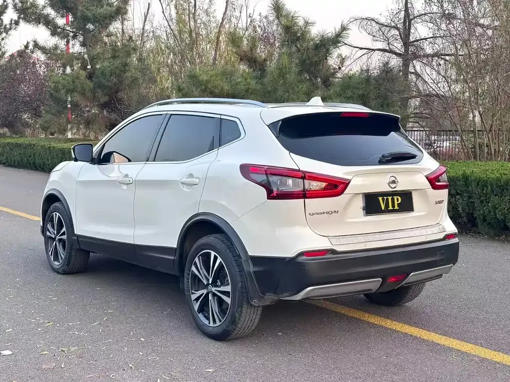 Nissan Qashqai — фото 4