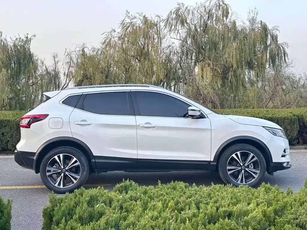 Nissan Qashqai — фото 6