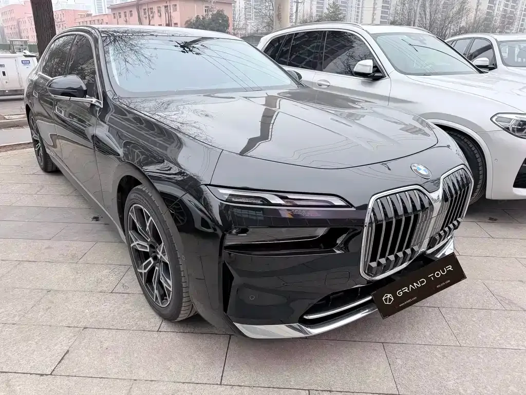 BMW 7 Series — фото 9