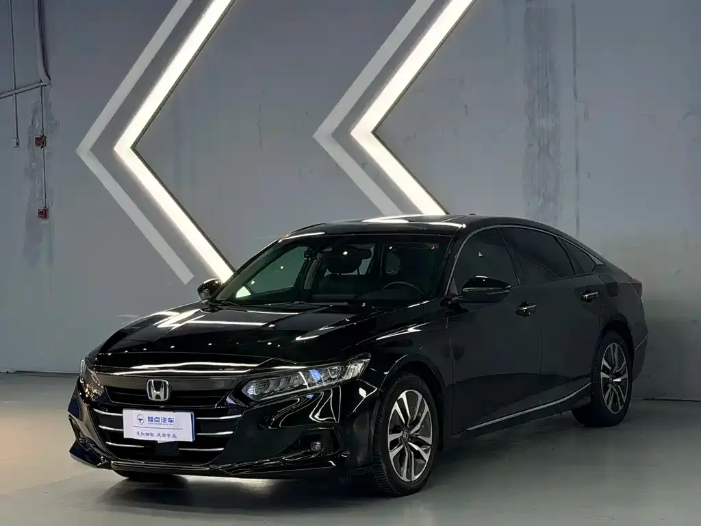 Honda Accord — фото 1