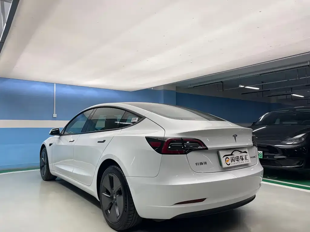 Tesla Model 3 — фото 2