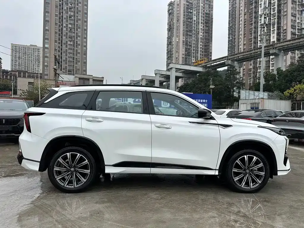 Changan CS75PLUS — фото 10