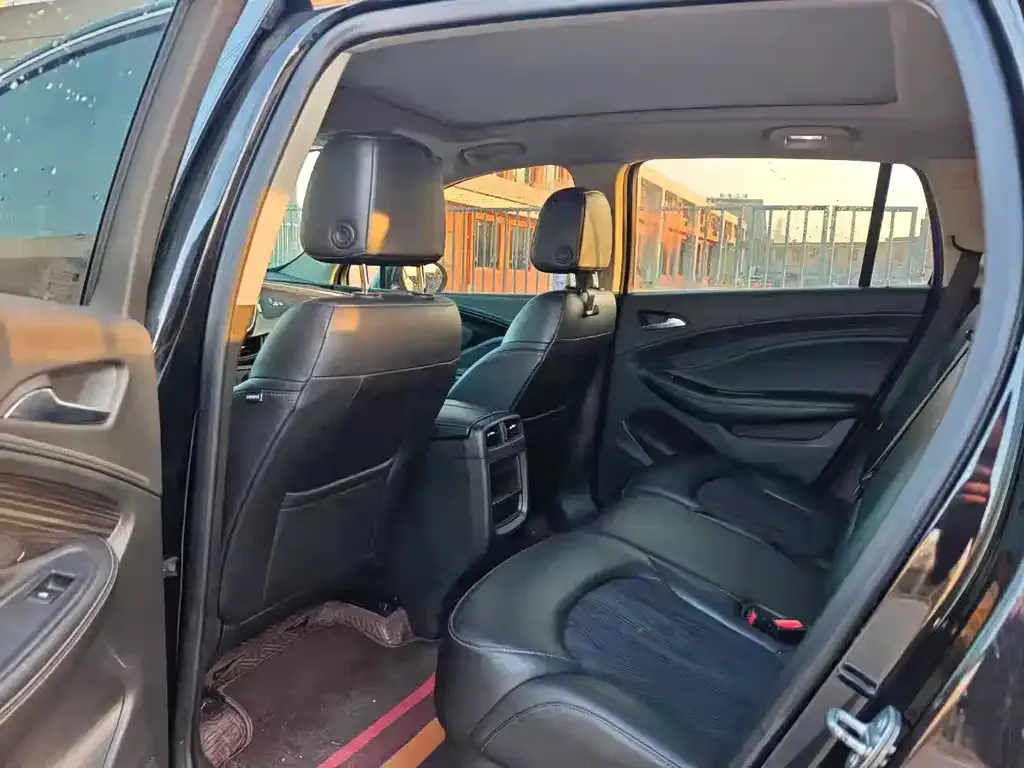 Buick Envision Plus — фото 8