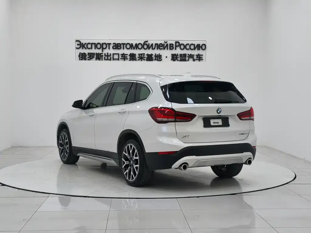 BMW X1 — фото 10