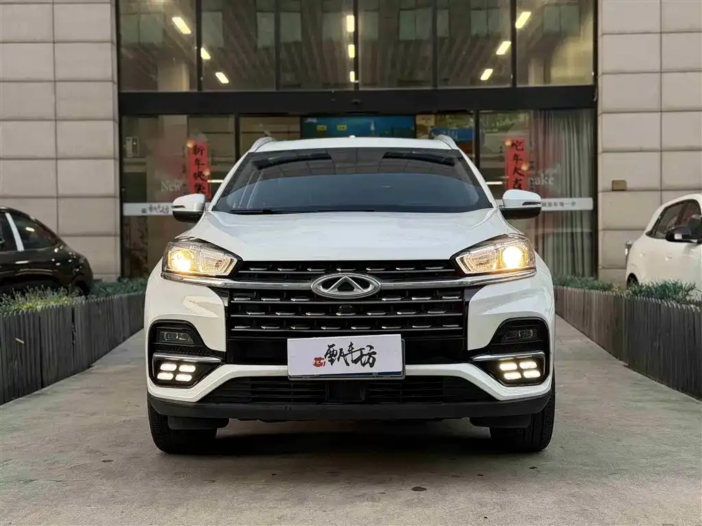 Chery Tiggo 8 — фото 4