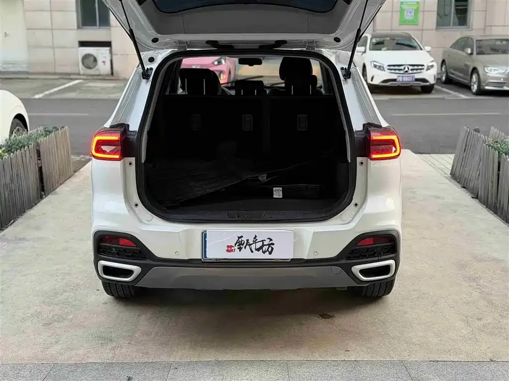 Chery Tiggo 8 — фото 6