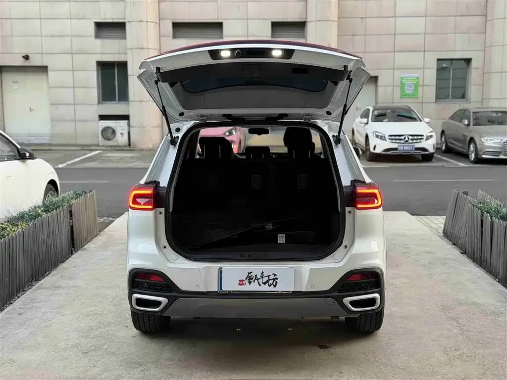 Chery Tiggo 8 — фото 3