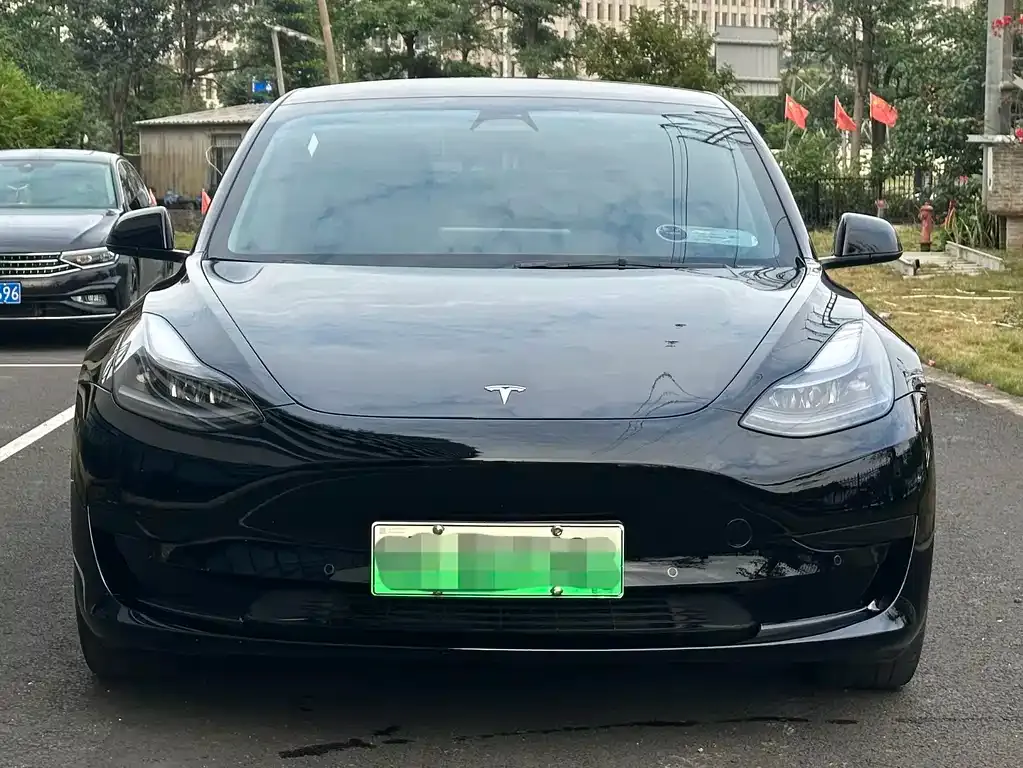 Tesla Model 3 — фото 3
