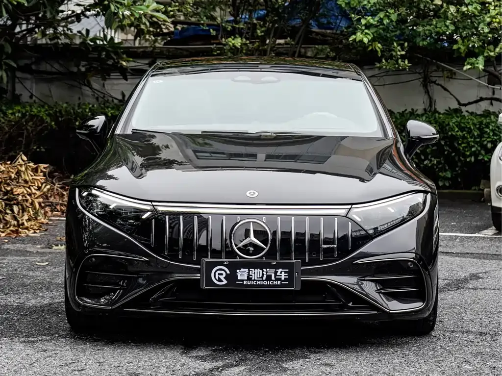 Mercedes-Benz EQS AMG — фото 8