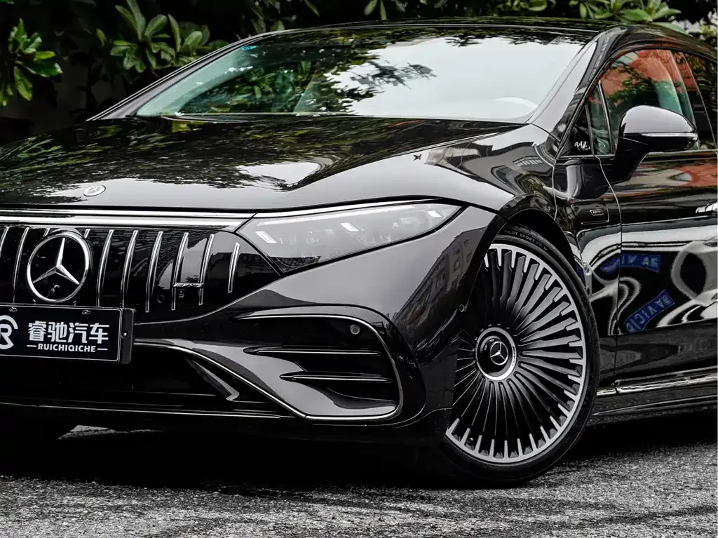Mercedes-Benz EQS AMG — фото 6