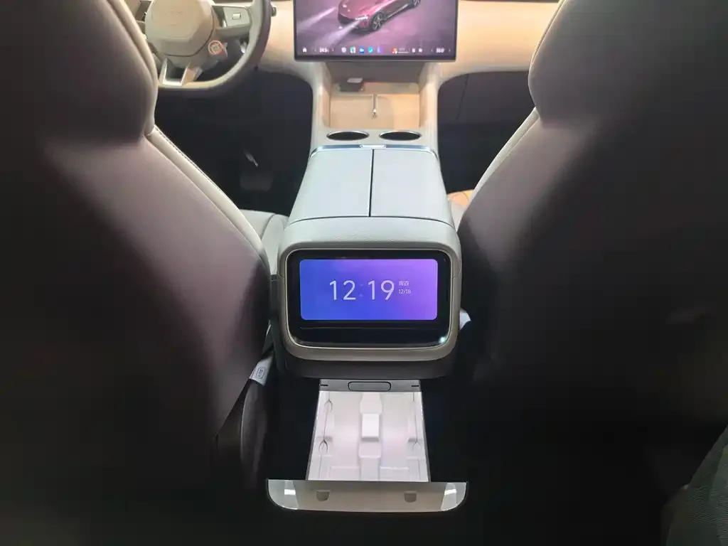 Xiaomi YU7 — фото 2