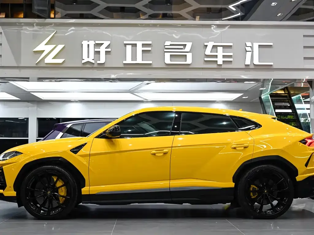 Lamborghini Urus — фото 8