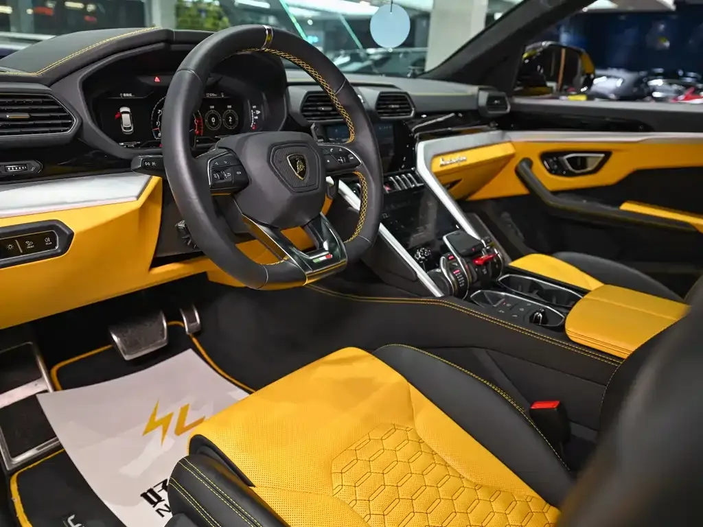 Lamborghini Urus — фото 10
