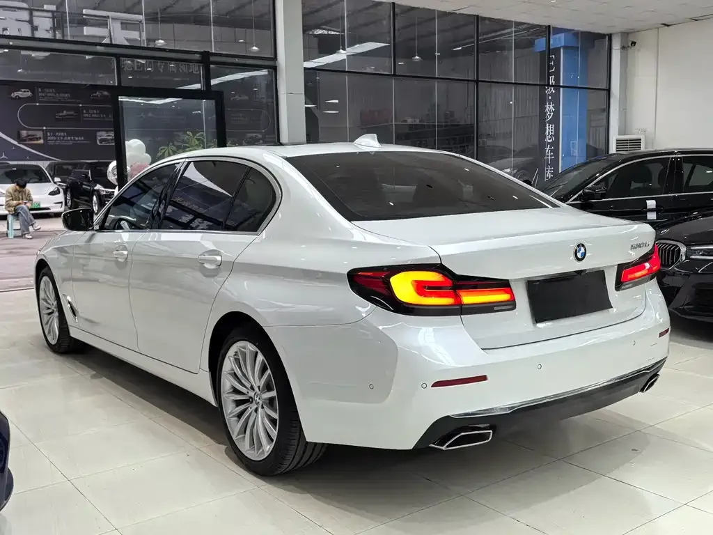 BMW 5 Series — фото 2