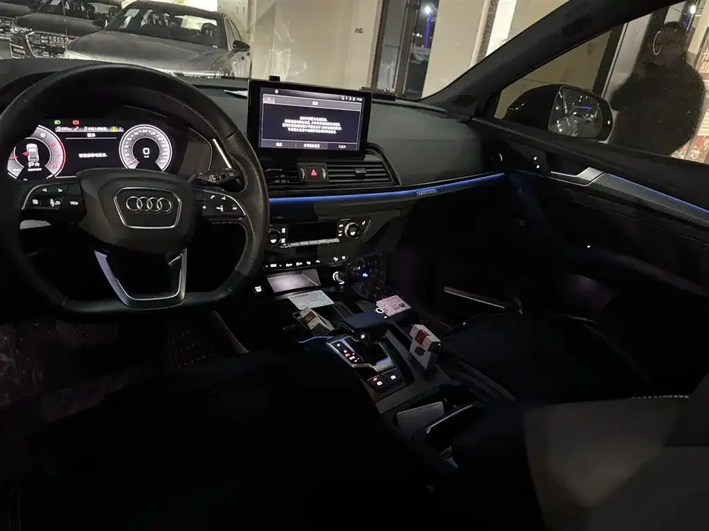 Audi Q5L Sportback — фото 3