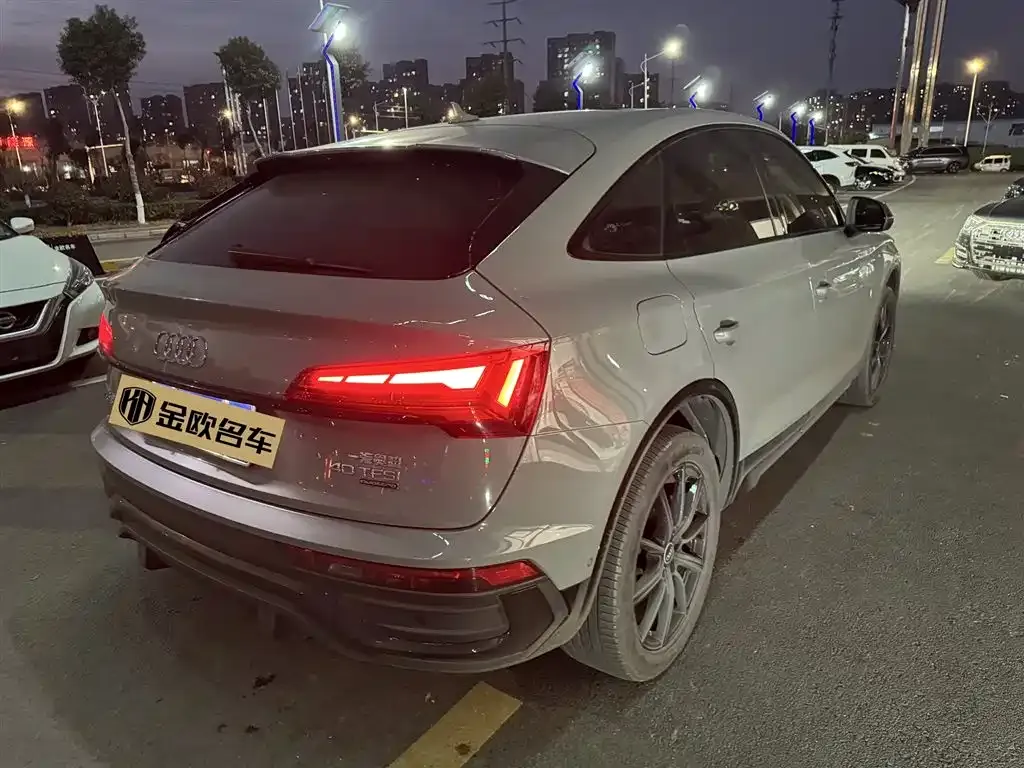 Audi Q5L Sportback — фото 4