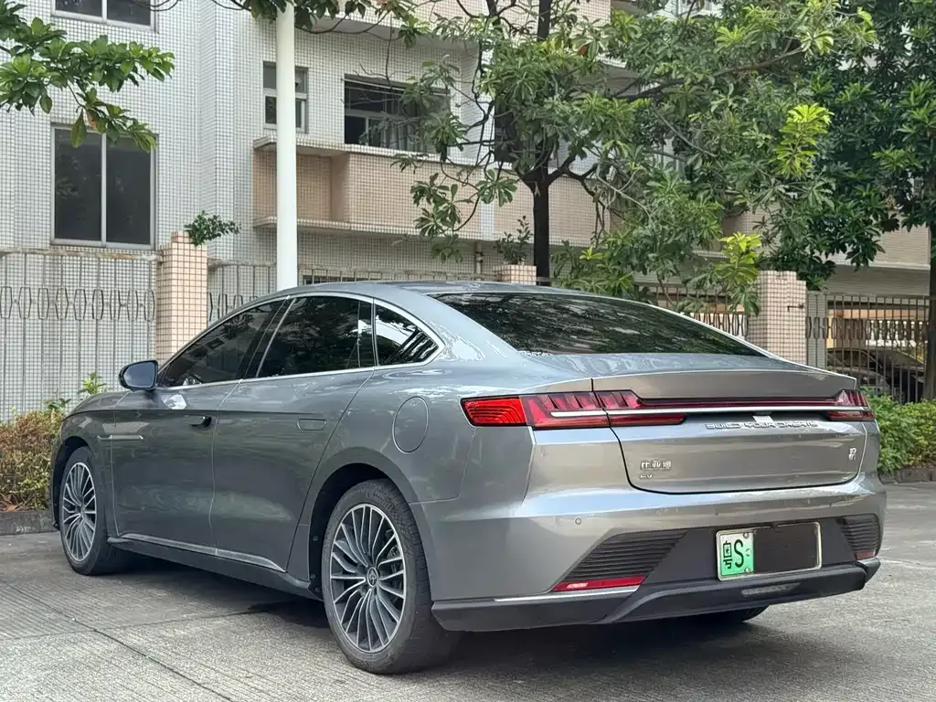 BYD Han — фото 10