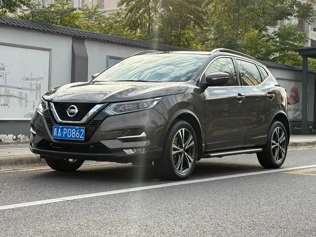 Nissan Qashqai — фото 1