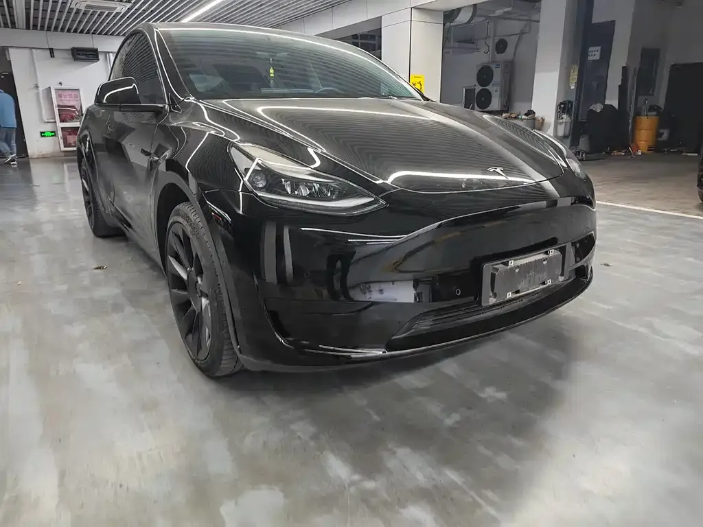 Tesla Model Y — фото 3