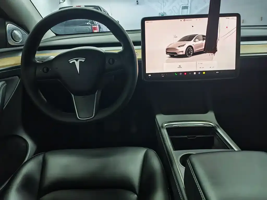 Tesla Model Y — фото 5