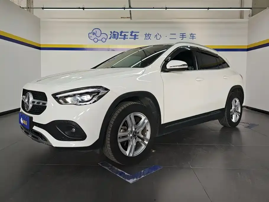 Mercedes-Benz GLA — фото 1