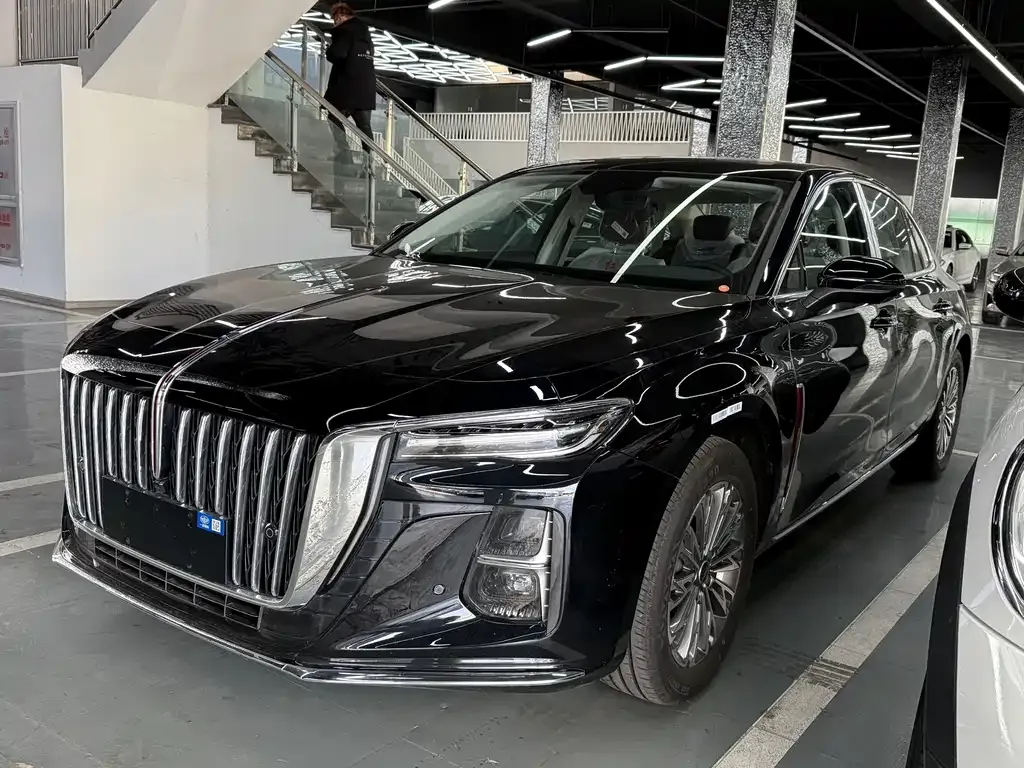Hongqi H5 — фото 1