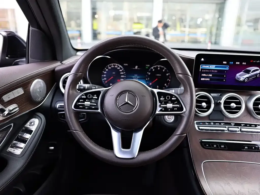 Mercedes-Benz GLC — фото 4