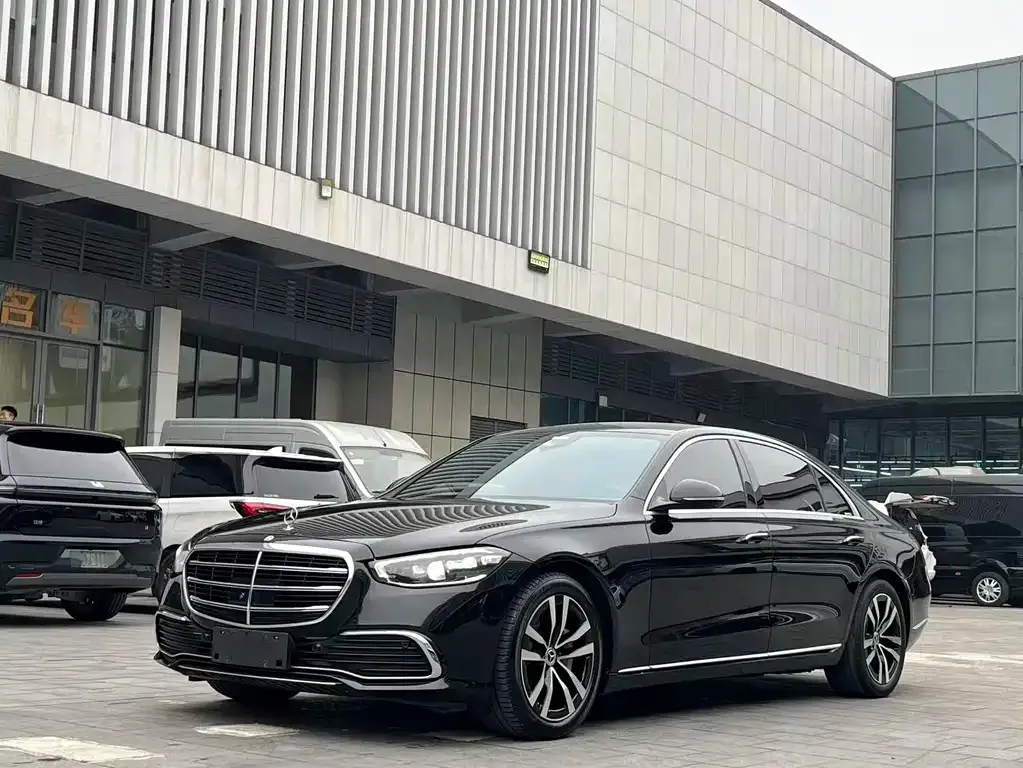 Mercedes-Benz S-Class — фото 1