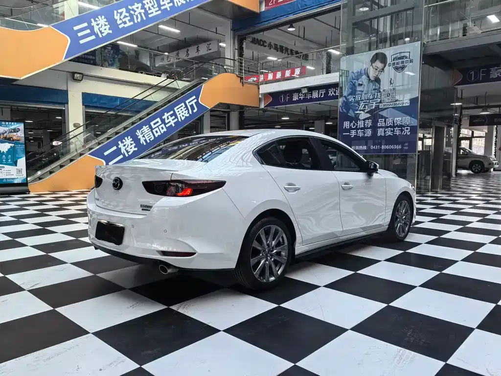 Mazda 3 Axela — фото 7