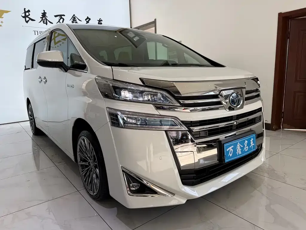 Toyota Vellfire — фото 8