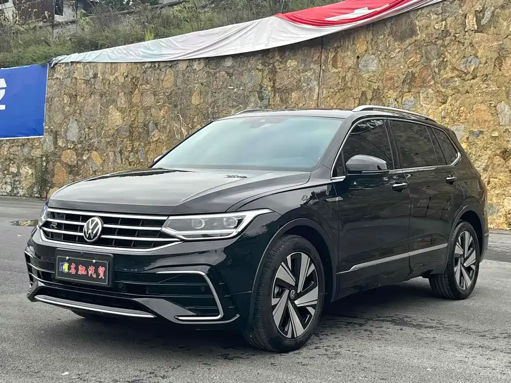 Volkswagen Tiguan L — фото 4