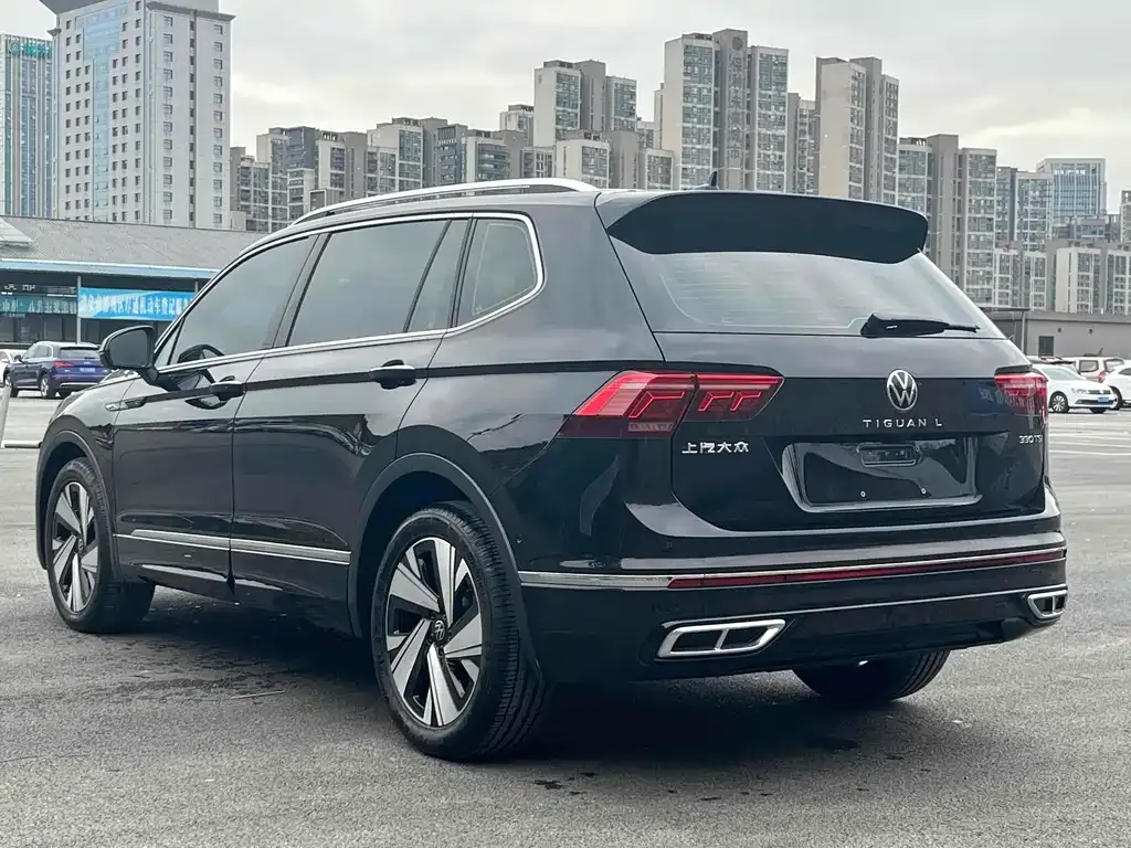Volkswagen Tiguan L — фото 2