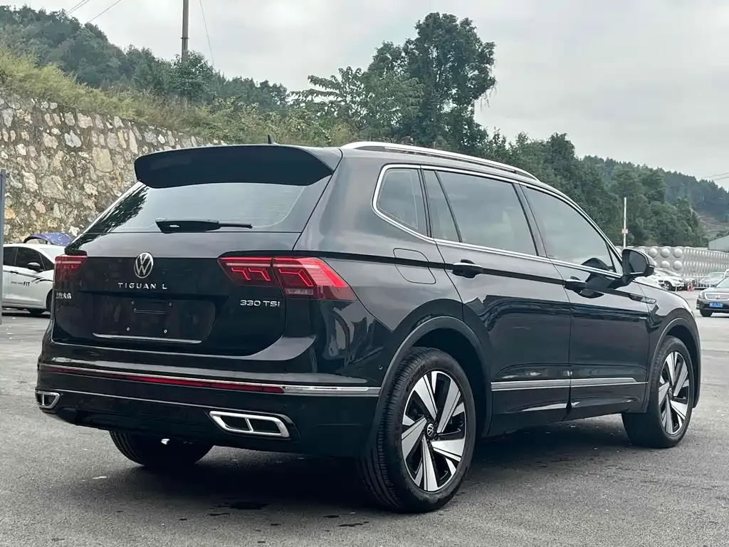 Volkswagen Tiguan L — фото 3