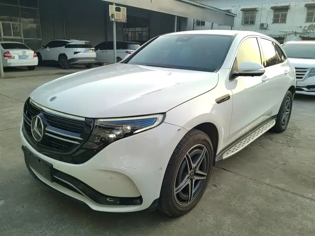 Mercedes-Benz EQC — фото 1