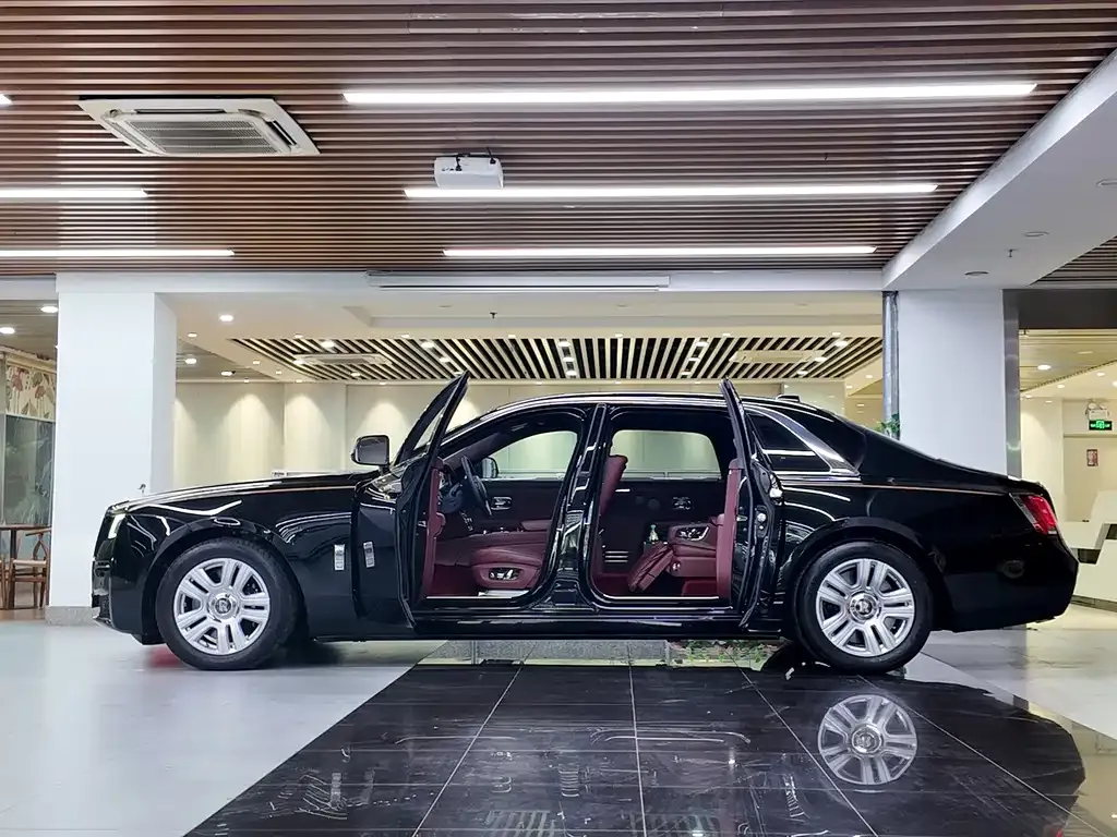 Rolls-Royce Ghost — фото 4