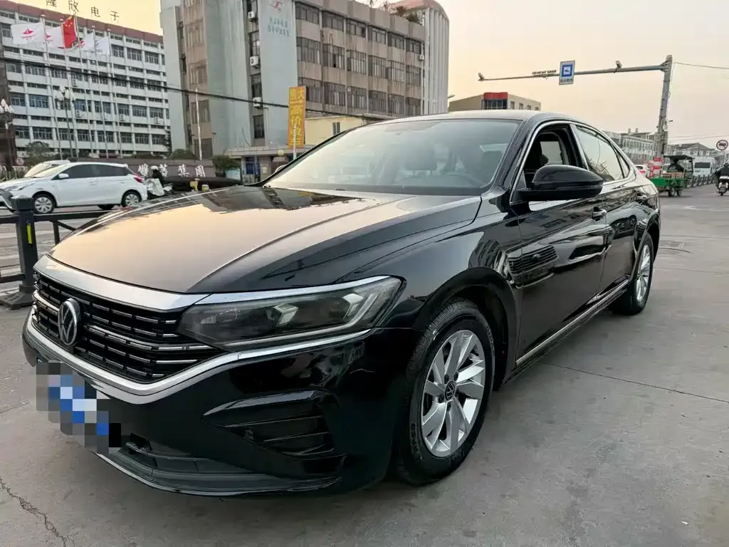 Volkswagen Passat — фото 1