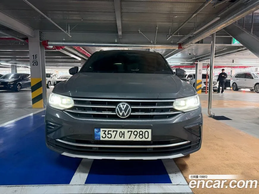 Volkswagen Tiguan — фото 10