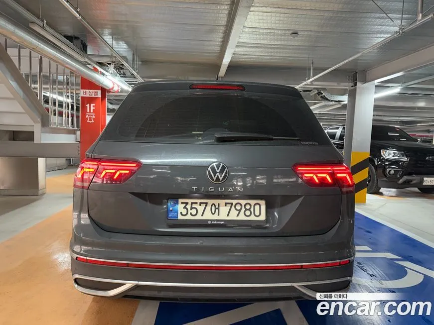 Volkswagen Tiguan — фото 9