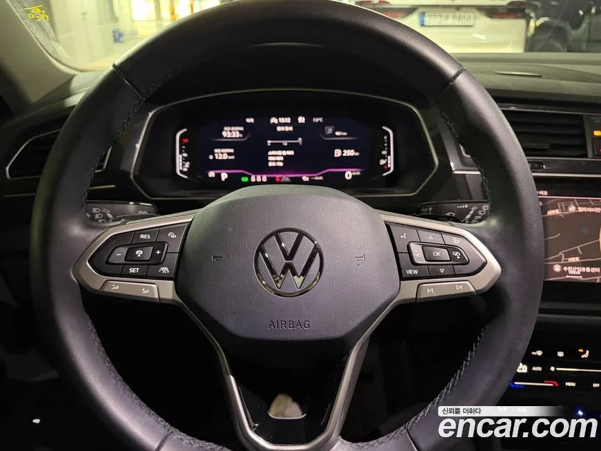 Volkswagen Tiguan — фото 8