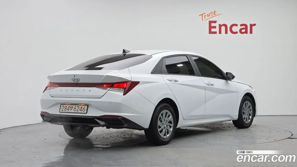 Hyundai AVANTE — фото 2