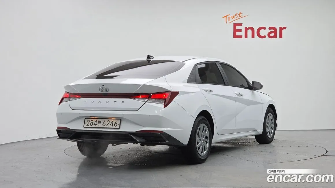 Hyundai AVANTE — фото 4